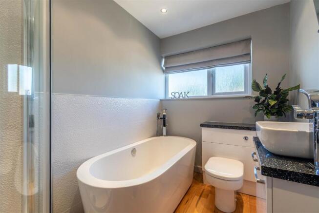 8420718-interior22.jpg