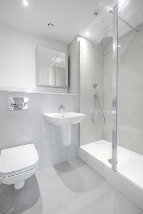 2 bed Flat to rent Image 12