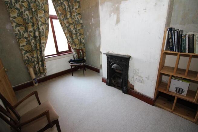 bedroom 2.JPG