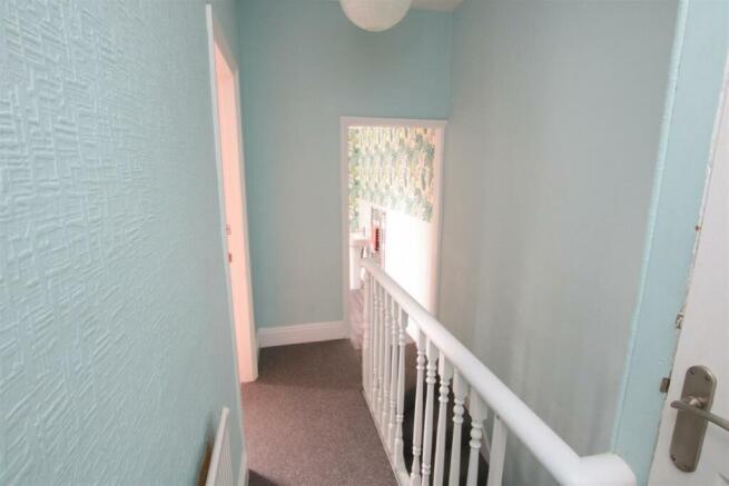 FIRST FLOOR LANDING