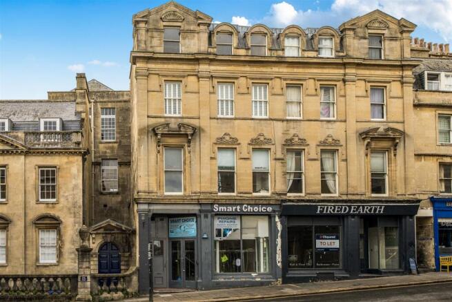 1-bed flat on Broad Street, Bath, £300,000