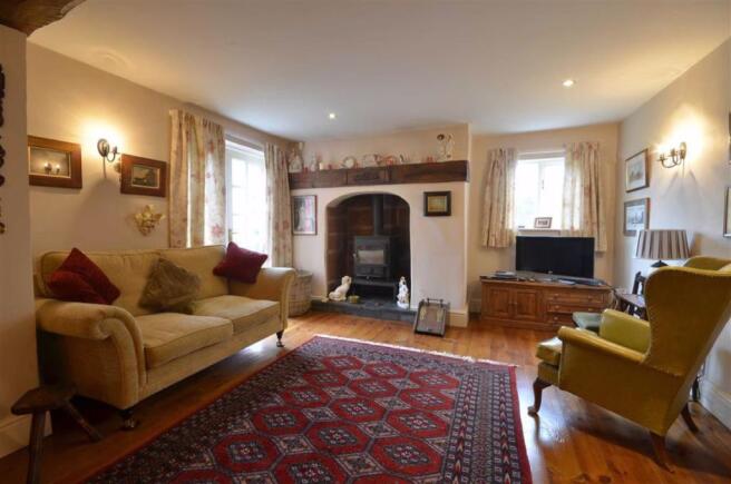 LIVING ROOM/DINING AREA