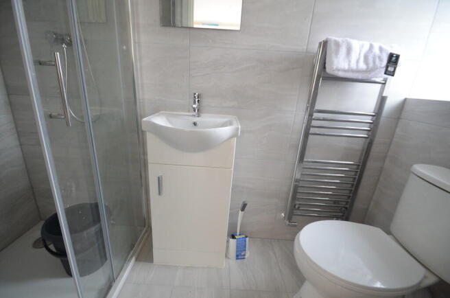 Russet drive bath...