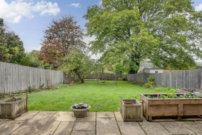 33 Hampden Road, HP13 6SZ-15.jpg