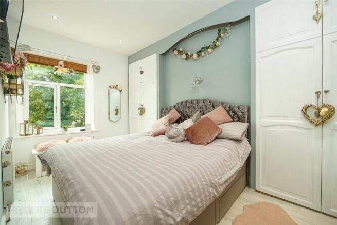 3 bed Terraced for sale Image 9