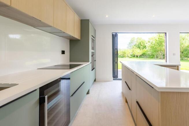 4 bed Detached for sale Image 6