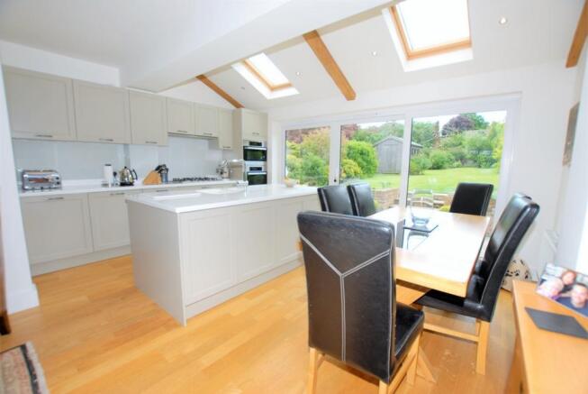 Kitchen/dining