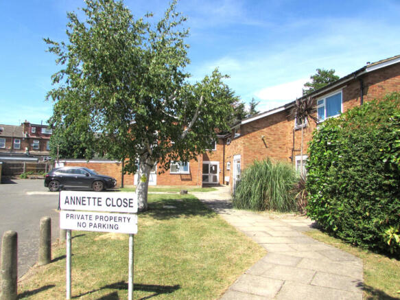 Annette Close, Harrow Wealdstone, Middlesex HA3