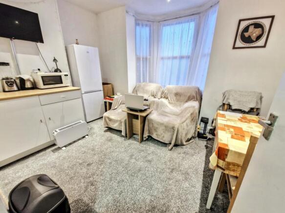 Ground Floor Flat 1 Living Room/Kitchen