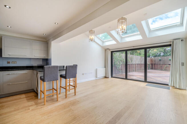 Kitchen/Entertaining