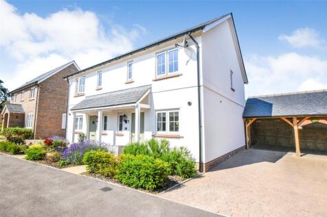 Titchener Way, Hook, Hampshire, RG27