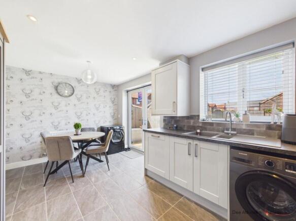 3 bed Semi-Detached for sale Image 2