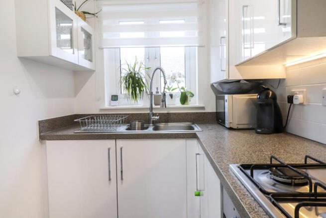 Kitchen 2.JPG