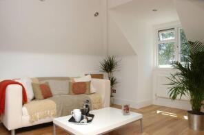 Flat 7, Robart House, Lodge Lane, North Finchley, London N12 8JN