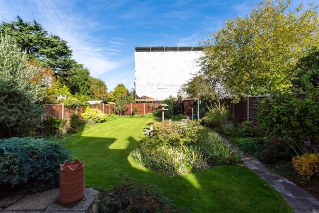 house-sailsbury-avenue-cheam-sutton-105.jpg