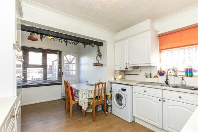 17 Arnside Close-21.jpg