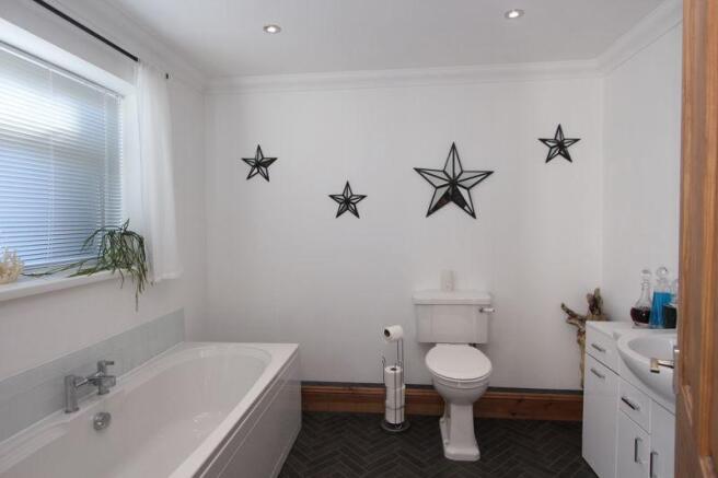 En-Suite Bathroom