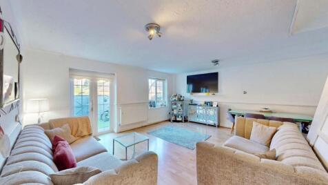 Dockhill Avenue, London, SE16