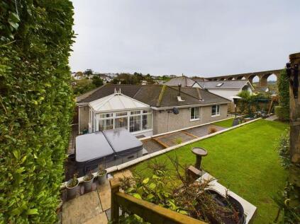 Angarrack, Hayle - spacious bungalow
