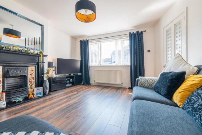 Highfield Close, Neston photo 4