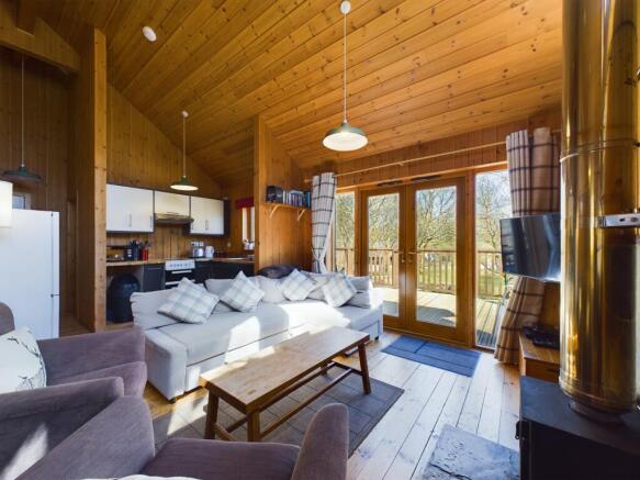 CAM03185G0-PR0027-STILL020