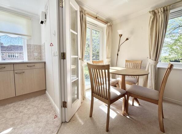 Wortley Road, Highcliffe on Sea photo 4