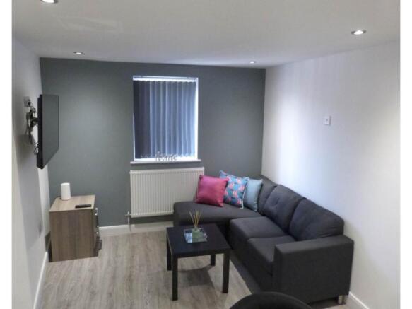 Apt 1 Lounge (1)