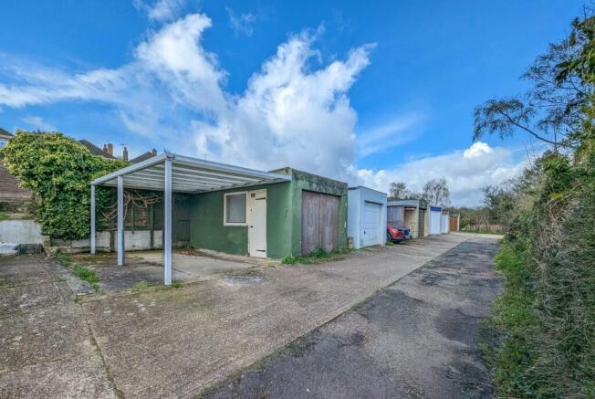 Garage & Driveway