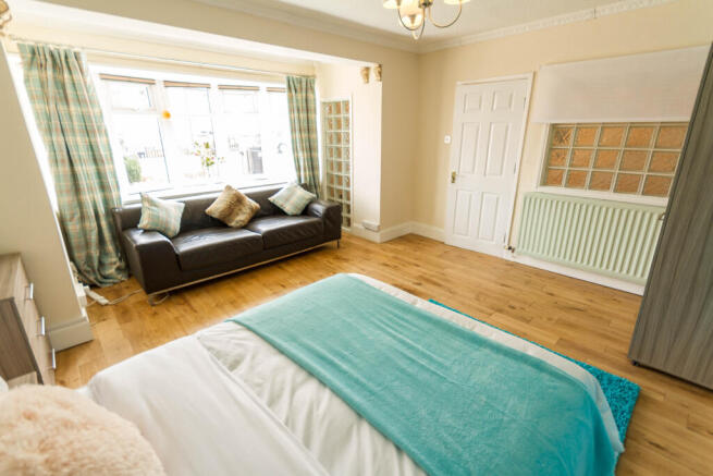 Blue Room at £725pcm