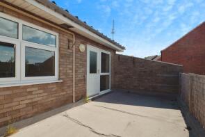 43, Radstone Walk, Leicester LE5 4UH