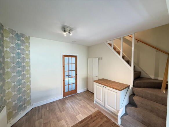2 bed End of Terrace to rent Image 5
