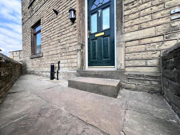 2 bed Terraced to rent Image 11
