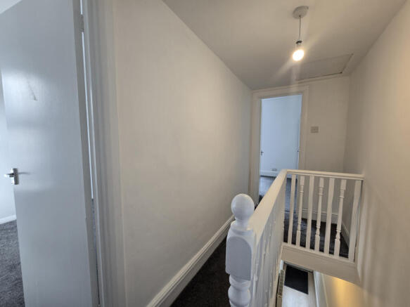 2 bed End of Terrace to rent Image 7