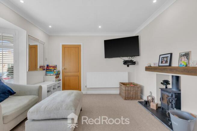 4 bed Detached for sale Image 10