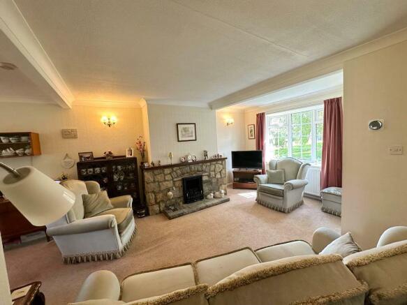 FRONT SITTING ROOM