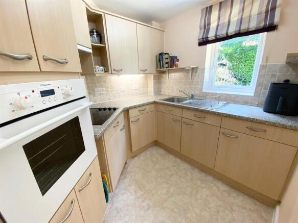 1 bed Apartment for sale Image 5