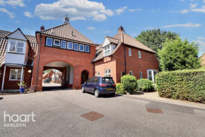 57, Bridgecote Lane, Laindon, Basildon SS15 4BW