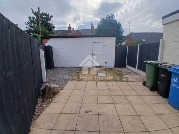 2 bed Terraced to rent Image 9