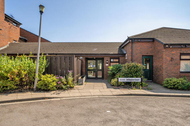 1 bed Ground Flat to rent Image 11