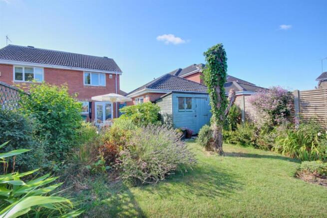 2 bed Semi-Detached for sale Image 12
