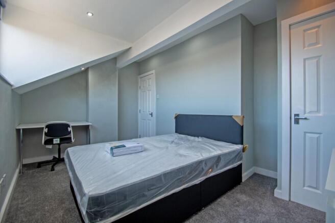 6 bed Terraced to rent Image 10