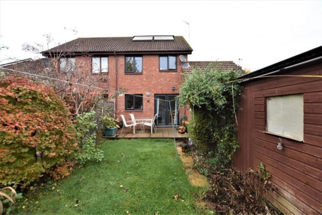 11 Byron Close - rear view.JPG