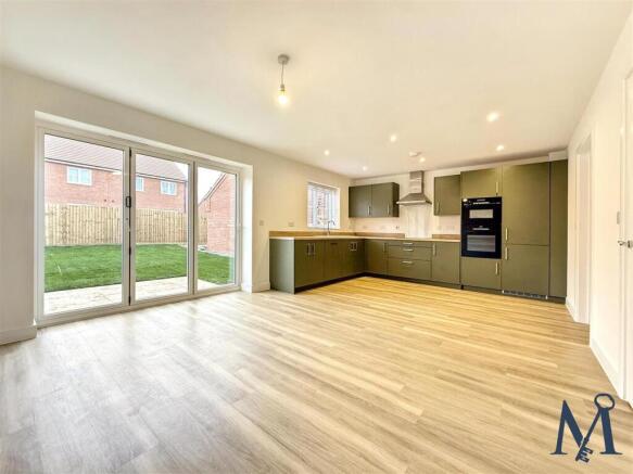 Kitchen / Dining Room