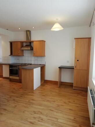 Kitchen 1.jpg