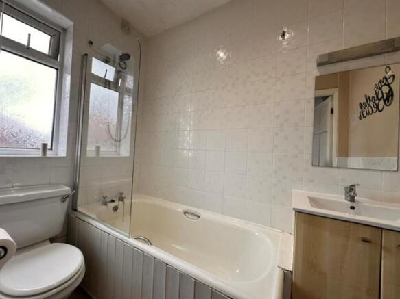 1 bed House Share to rent Image 5