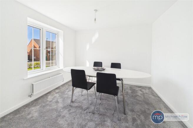 5 bed Detached for sale Image 11