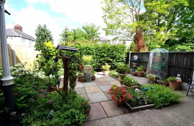 Rear Patio Garden