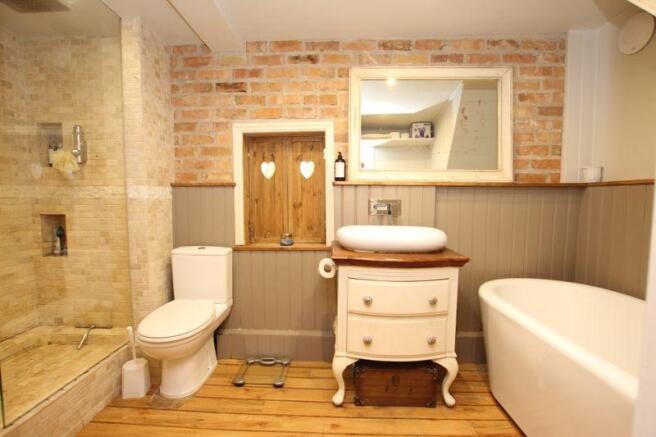 Bathroom photo 1
