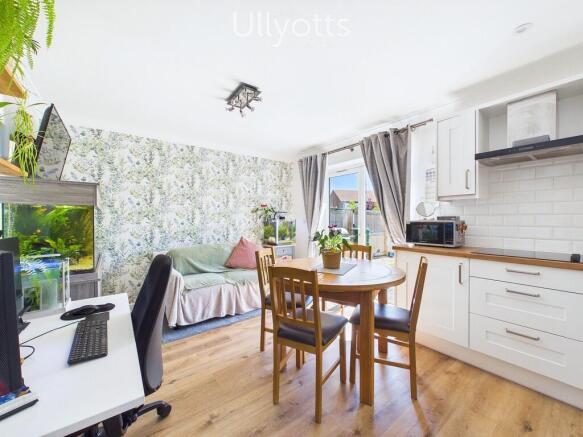 4 bed Detached for sale Image 6