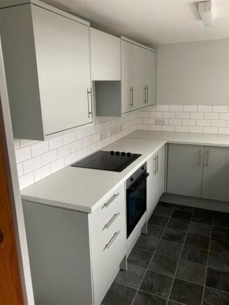 2 bed End of Terrace to rent Image 10